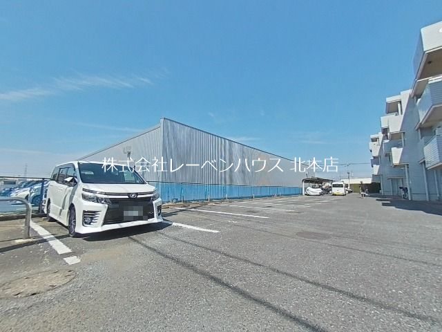 メゾンドシャルム 駐車場