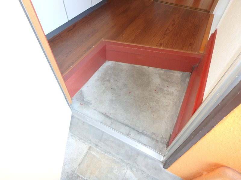 秀和ハイツ  玄関