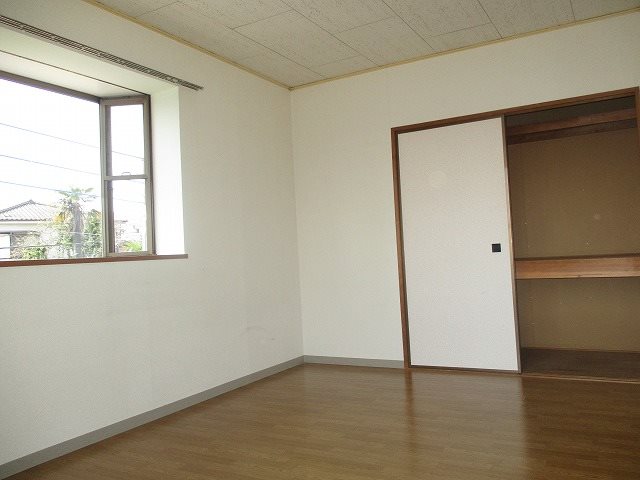 ジュネス十日市場Ａ棟 ベッドルーム