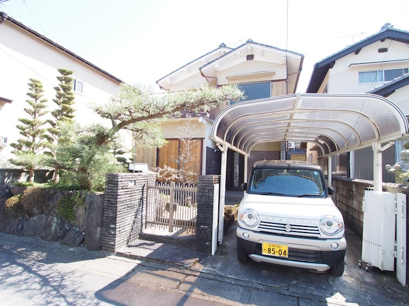 奥邸 駐車場