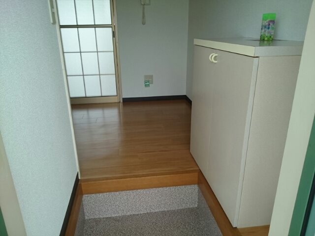 エル・ガーデンＡ 玄関