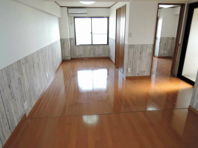 愛知県名古屋市昭和区川名町４丁目 リビング