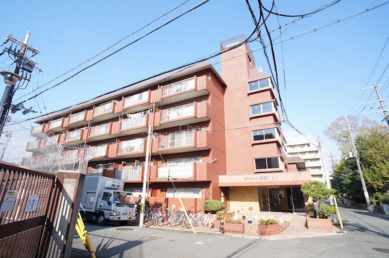 シャトー深草ファースト 外観