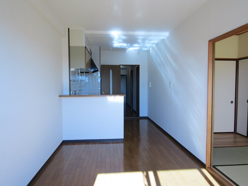 サプリーム新舞子 リビング