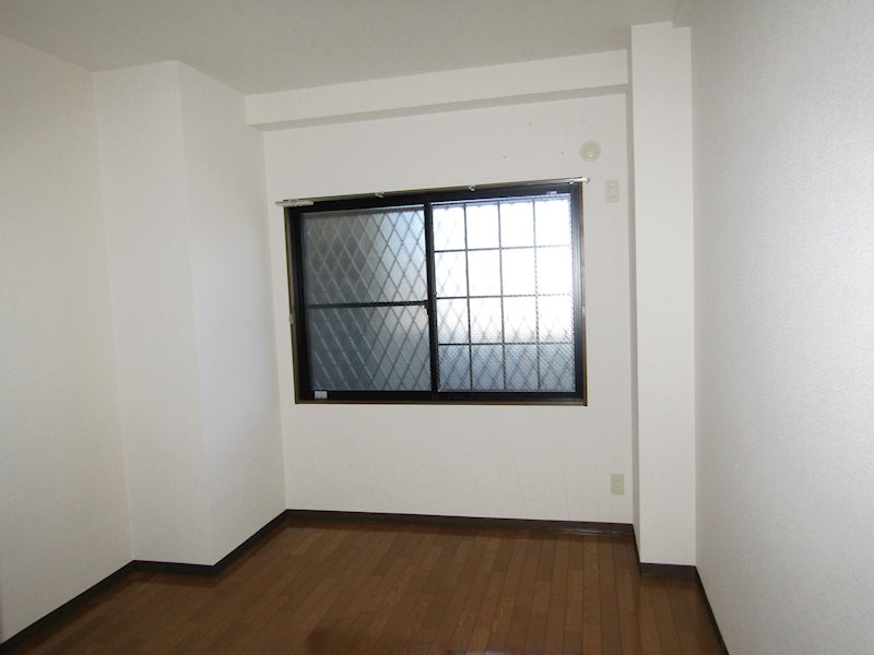 サプリーム新舞子 ベッドルーム