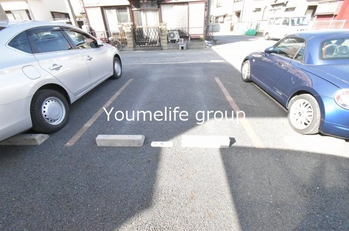 エスポワール 駐車場