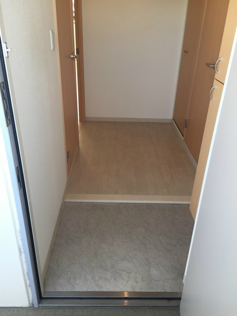 ラティア土井 玄関