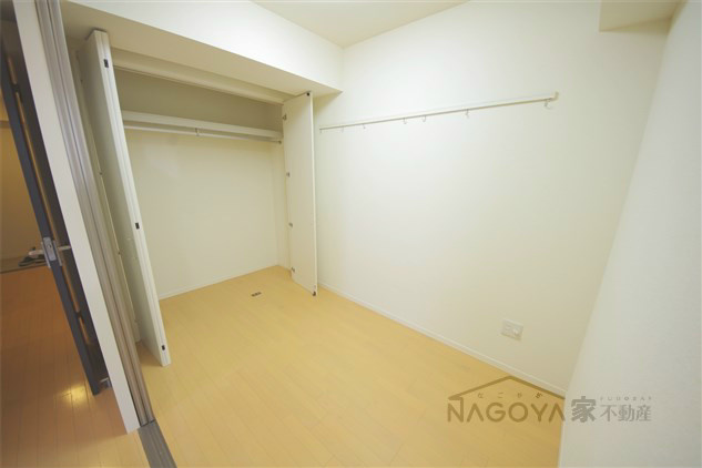 グランシャリオ栄 ベッドルーム