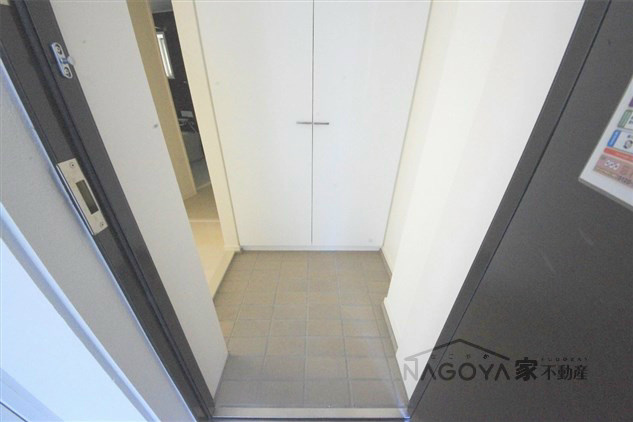 グランドゥール覚王山 玄関