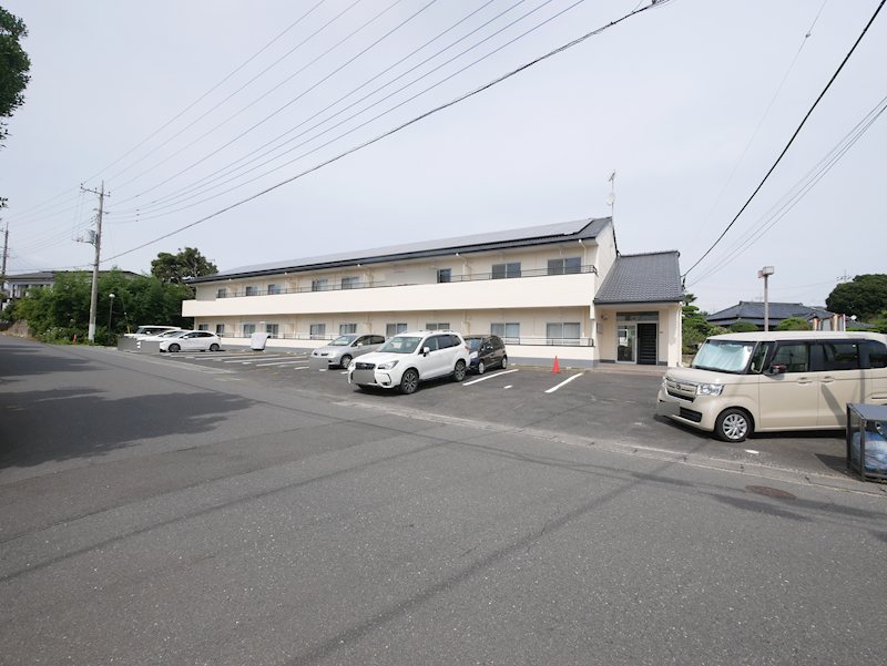 カーサヴェルサーレ 駐車場