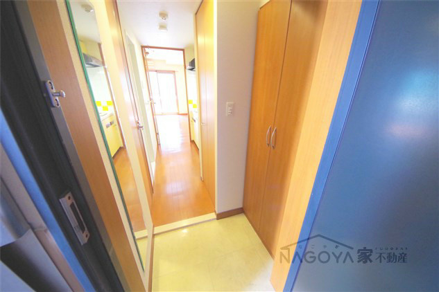 プレサンス栄メディパーク 玄関