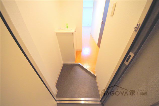 レジデンス名古屋千代田 玄関