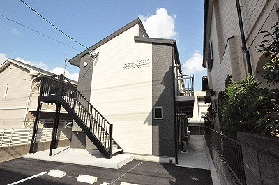 アズーロ高峰 103号室 外観