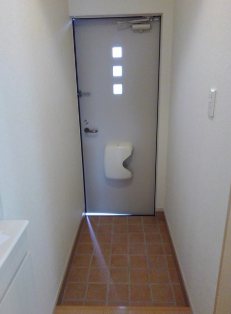 アルモニー串戸 玄関