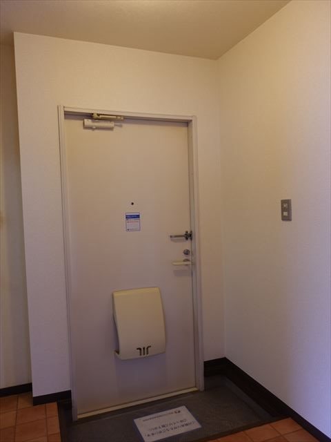 ハイツあおば　B 玄関