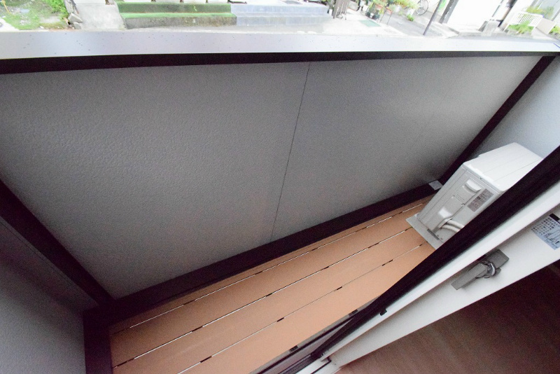 オーガスト螢 ベランダ