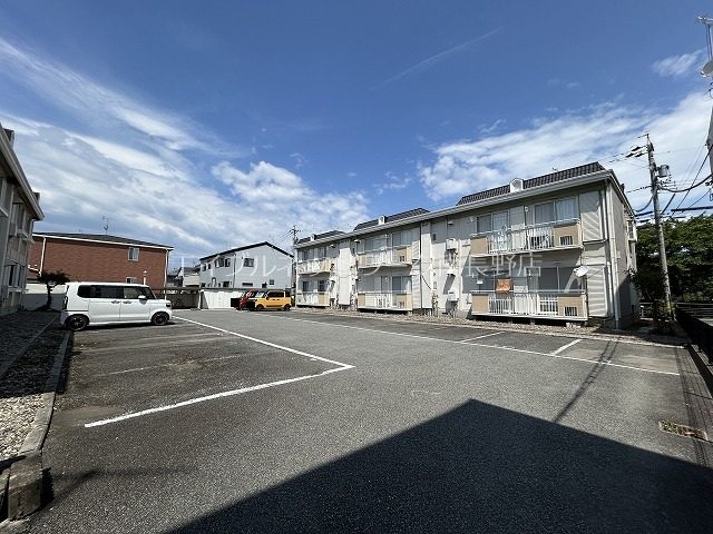 サンビレッジ三本柳Ｂ棟 駐車場