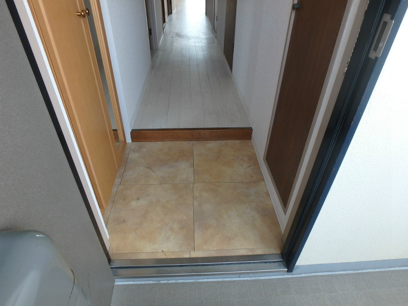 リヴェールシェソワ 玄関