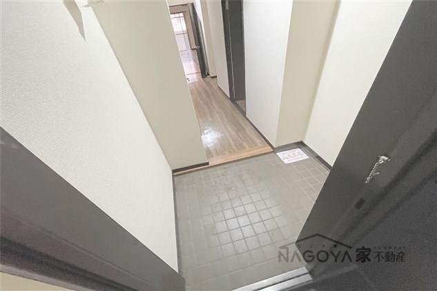メゾン白川 玄関