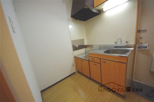 ハイツ春岡AIKA キッチン