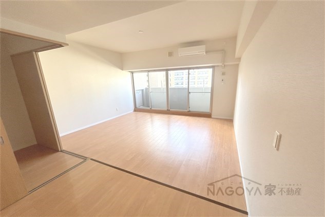 Gramercy Shirakawa Koen リビング