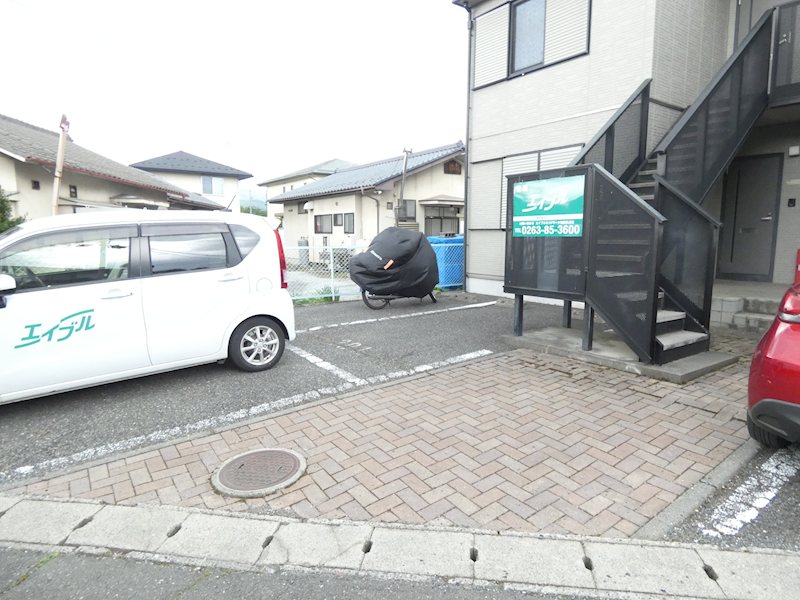 サンヒル高砂 駐車場