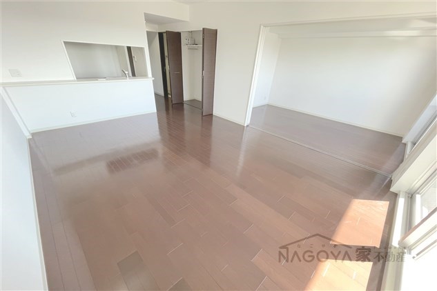 ベレーサ熱田 リビング