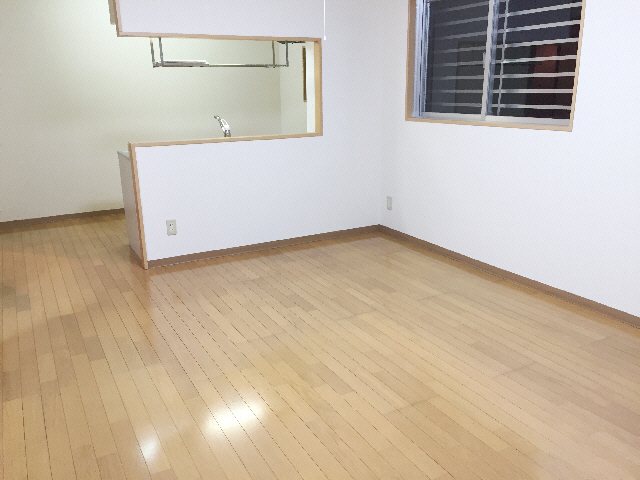 沖縄県那覇市首里平良町２丁目 リビング