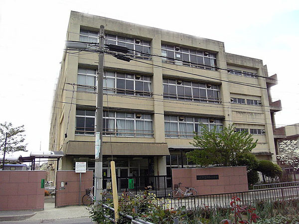 アンリハイツ 小学校