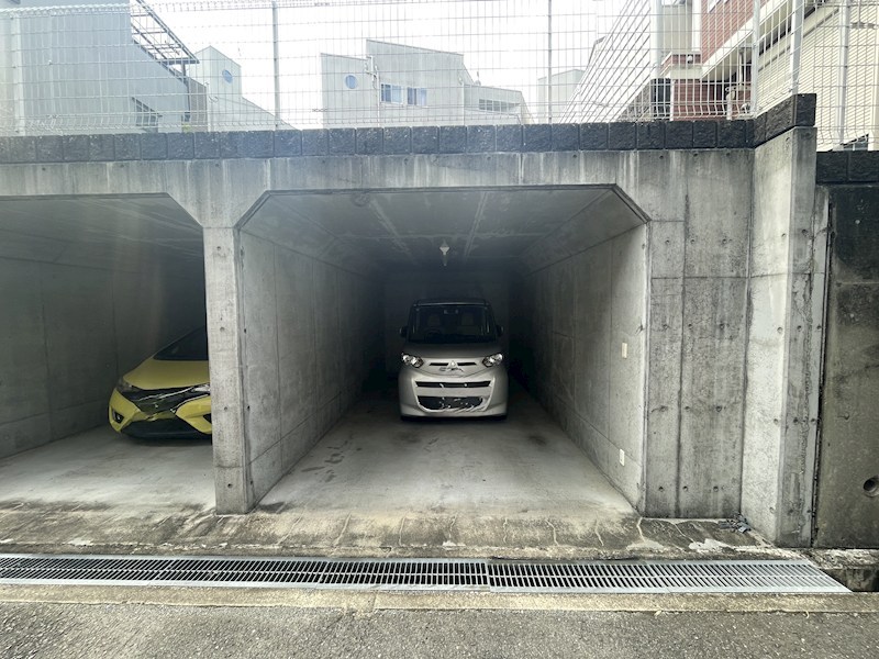 アンジェコート 駐車場