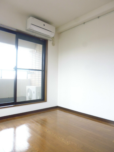 ベルカーサ生麦 ベッドルーム