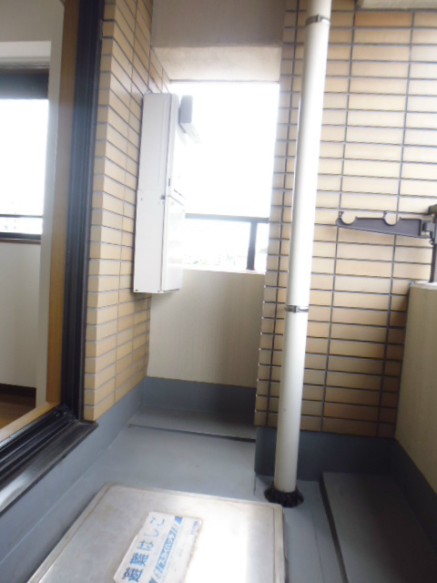 ベルカーサ生麦 ベランダ