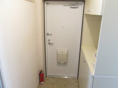 クレセール湘南 玄関