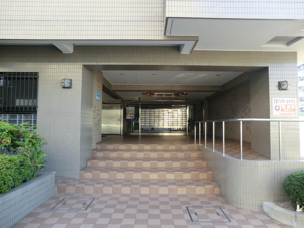 インペリアル明日香 エントランス