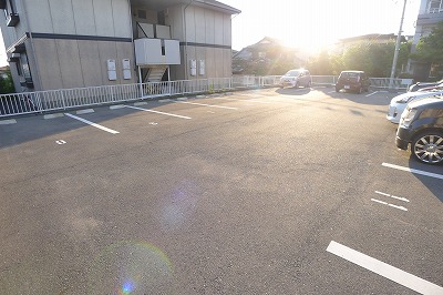 サンリバー葉山 駐車場