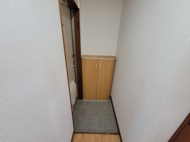 メイプル岩井 玄関