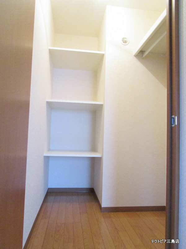 グランソレイユ 収納