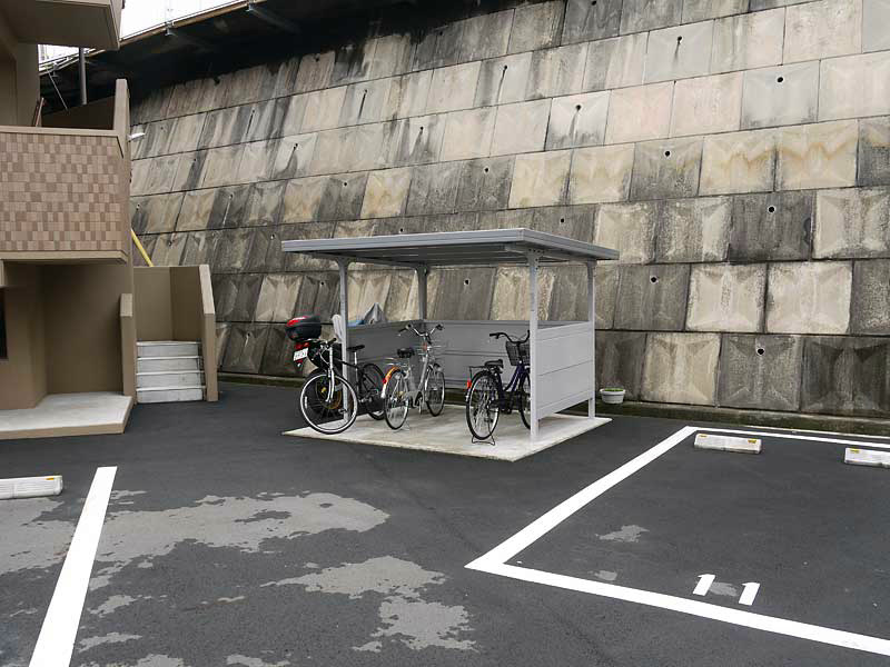 グランソレイユ 駐車場