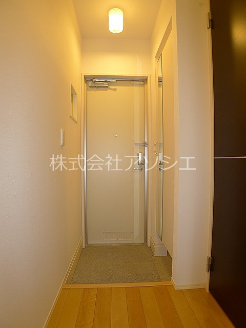 ロイジェントパークス　レイクタウン　L 玄関