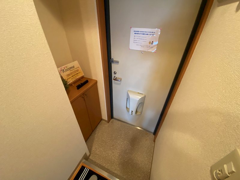エリーフラッツ京町 玄関