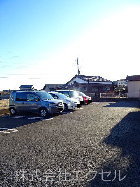 エメラルドガーデン２ 駐車場