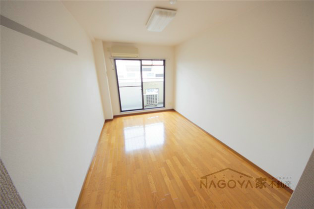 第２コマツハイツ リビング