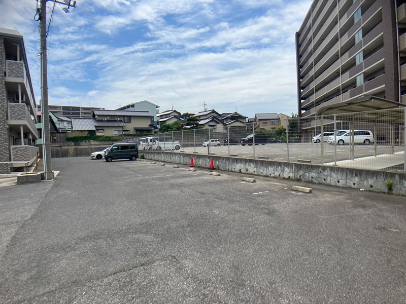 コンセルジュ 駐車場