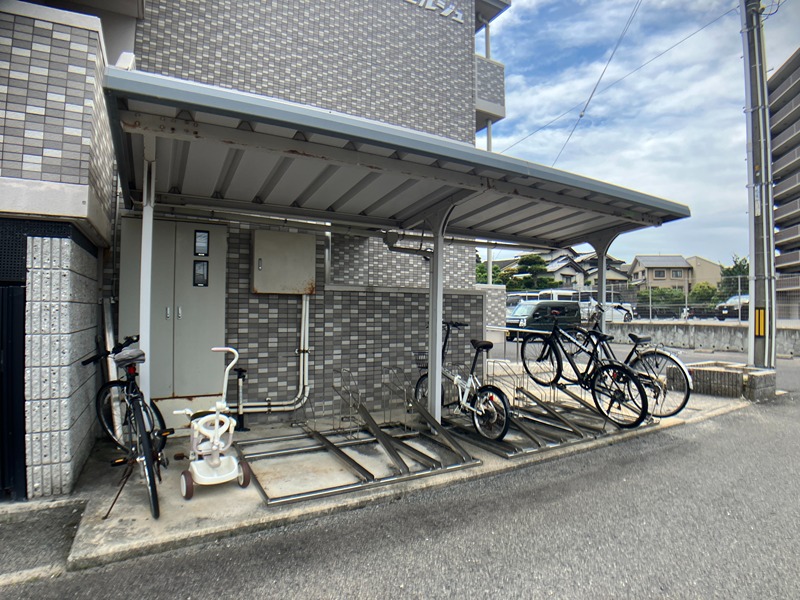 コンセルジュ 駐車場