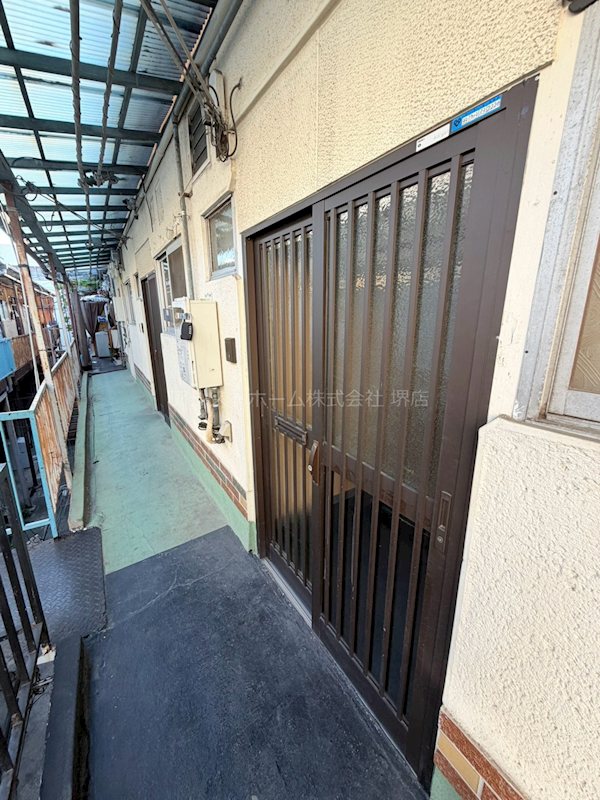 コーポラル三宝 玄関