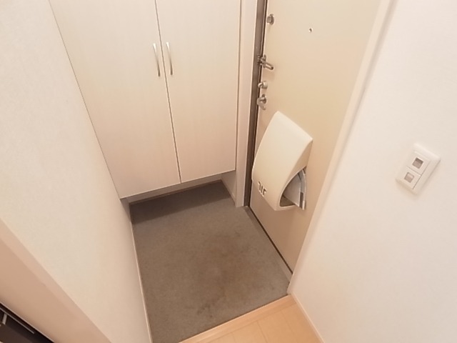 ビューラーＤ 玄関