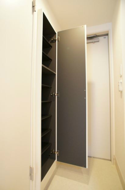 リブリ・FEEL-M湘南Ⅶ 玄関