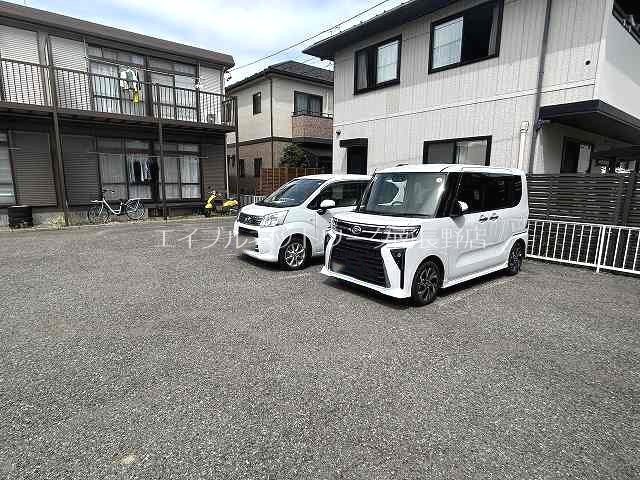 シティハイムくらたB棟 駐車場