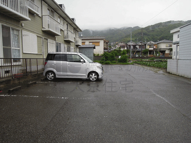 ハイム朝日　 駐車場