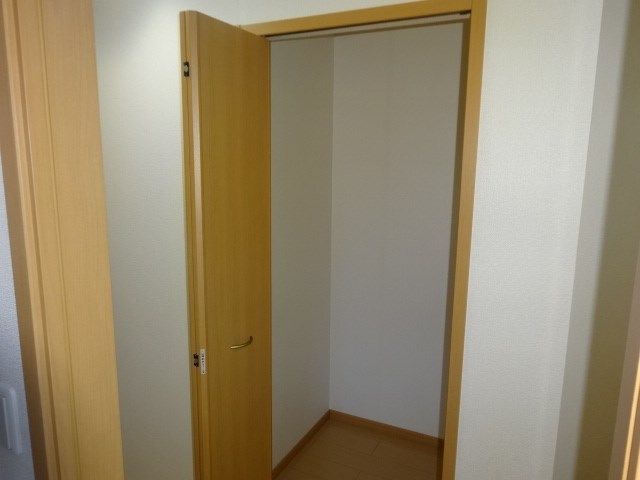 ローズ・パレス・ツバサB棟 収納